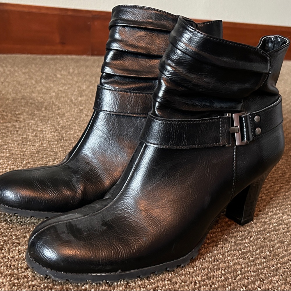 Women’s A2 by Aerosole leather boot with heel